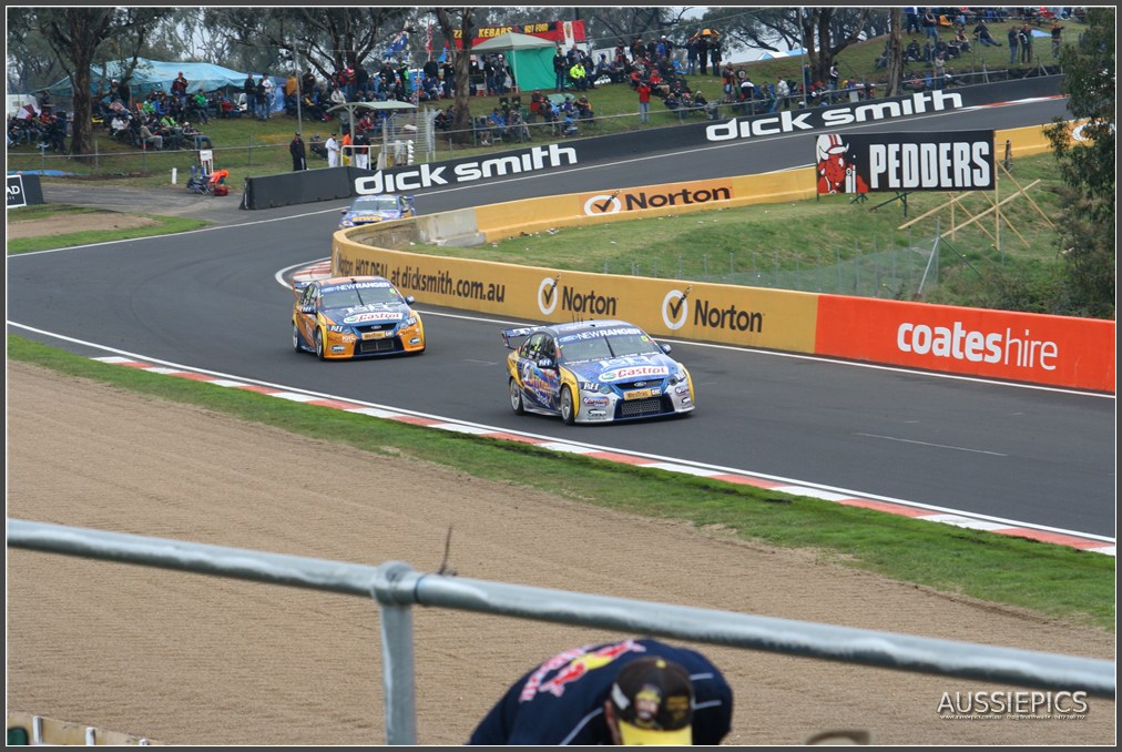 V8 Supercar shots from Bathurst 2011 : FPR V8 Racecars