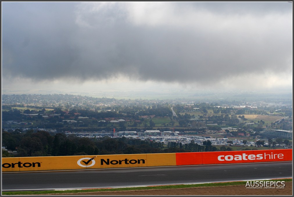 V8 Supercar shots from Bathurst 2011 : Morning cloud at Bathurst 2011