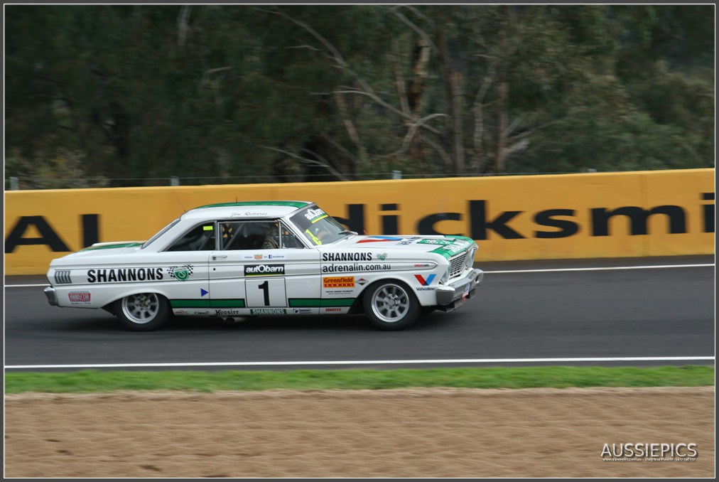 V8 Supercar shots from Bathurst 2011 : Jim Richards
