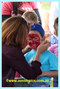 Facepainting at the Ficifolia festival Facepainting at the Ficifolia festival