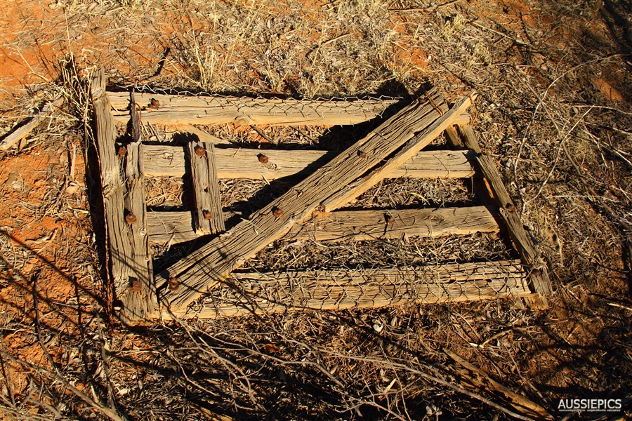 Abandoned stock gate