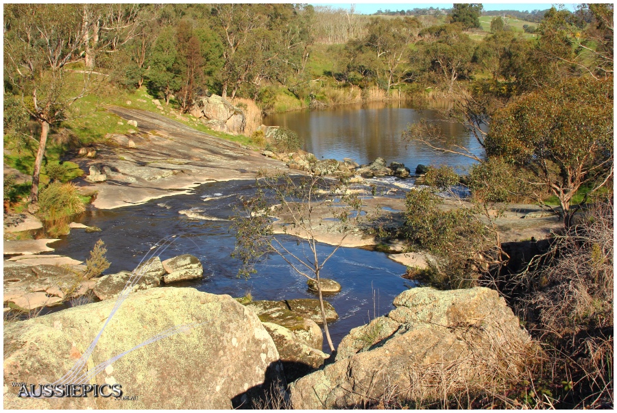 Strathbogies: The rocks at Polly McQuinn Weir 